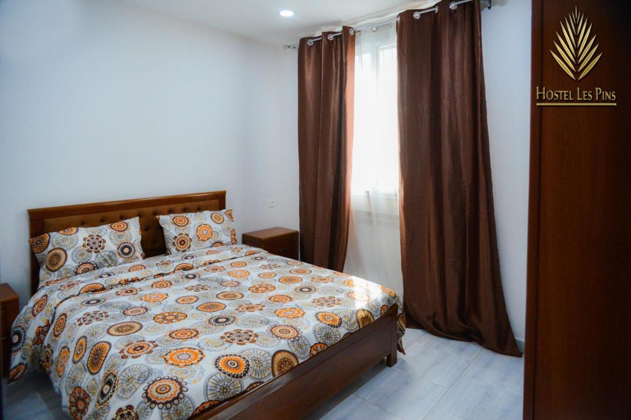 Hostel Les Pins Alger Buitenkant foto