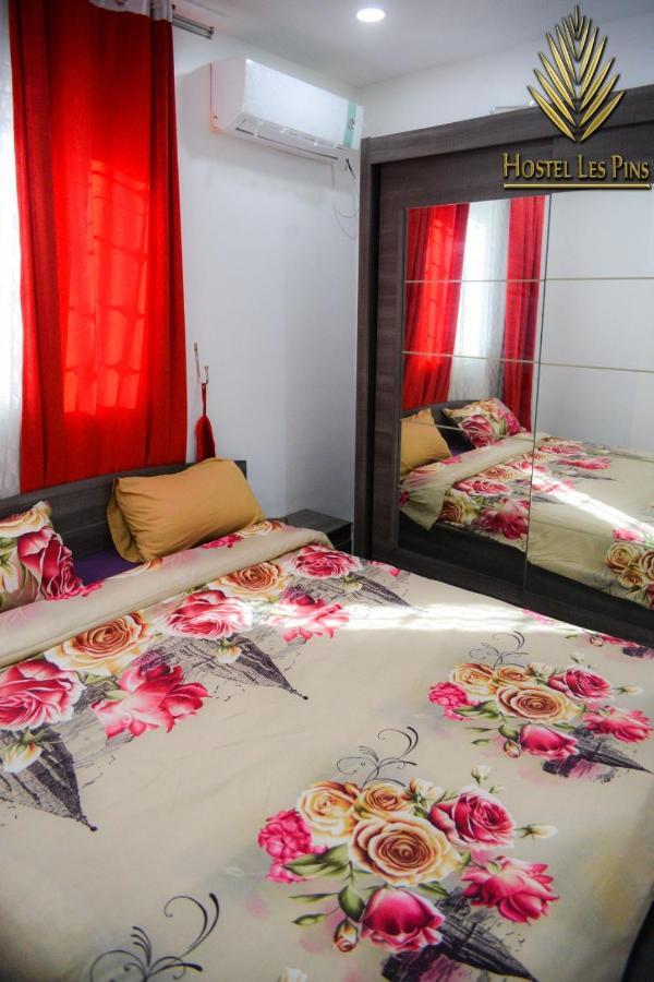 Hostel Les Pins Alger Buitenkant foto